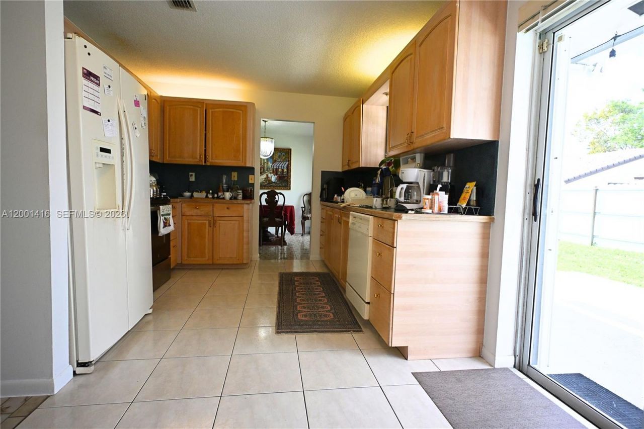 13931 SW 105th St, Miami, FL 33186 Photo