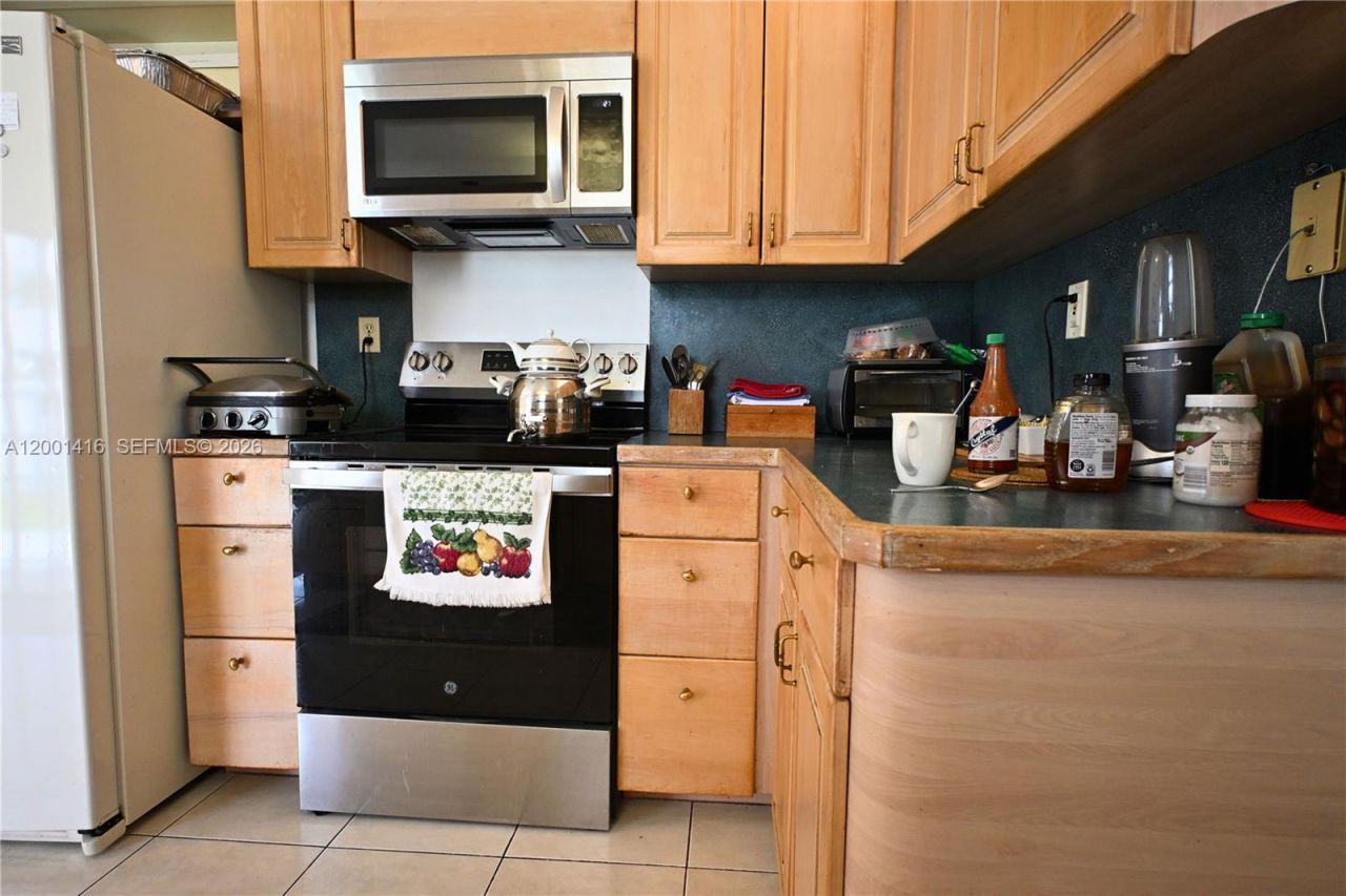 13931 SW 105th St, Miami, FL 33186 Photo