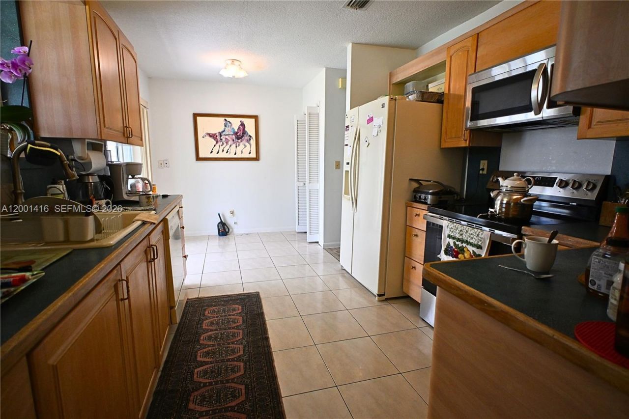 13931 SW 105th St, Miami, FL 33186 Photo