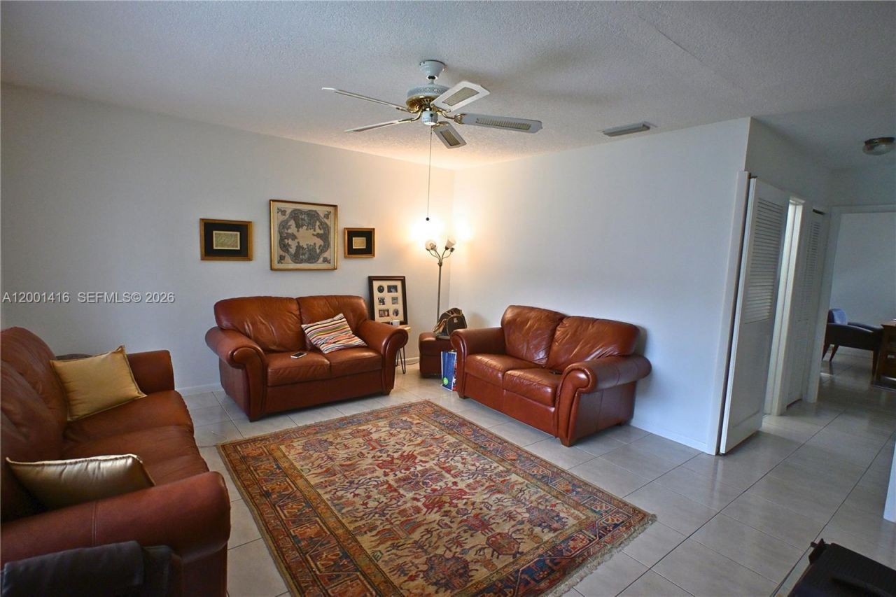 13931 SW 105th St, Miami, FL 33186 Photo