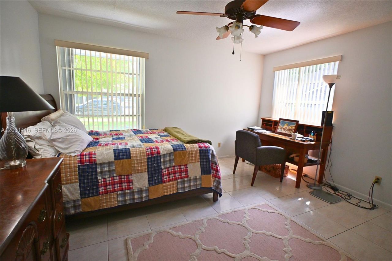 13931 SW 105th St, Miami, FL 33186 Photo