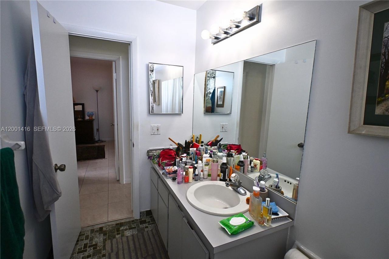 13931 SW 105th St, Miami, FL 33186 Photo