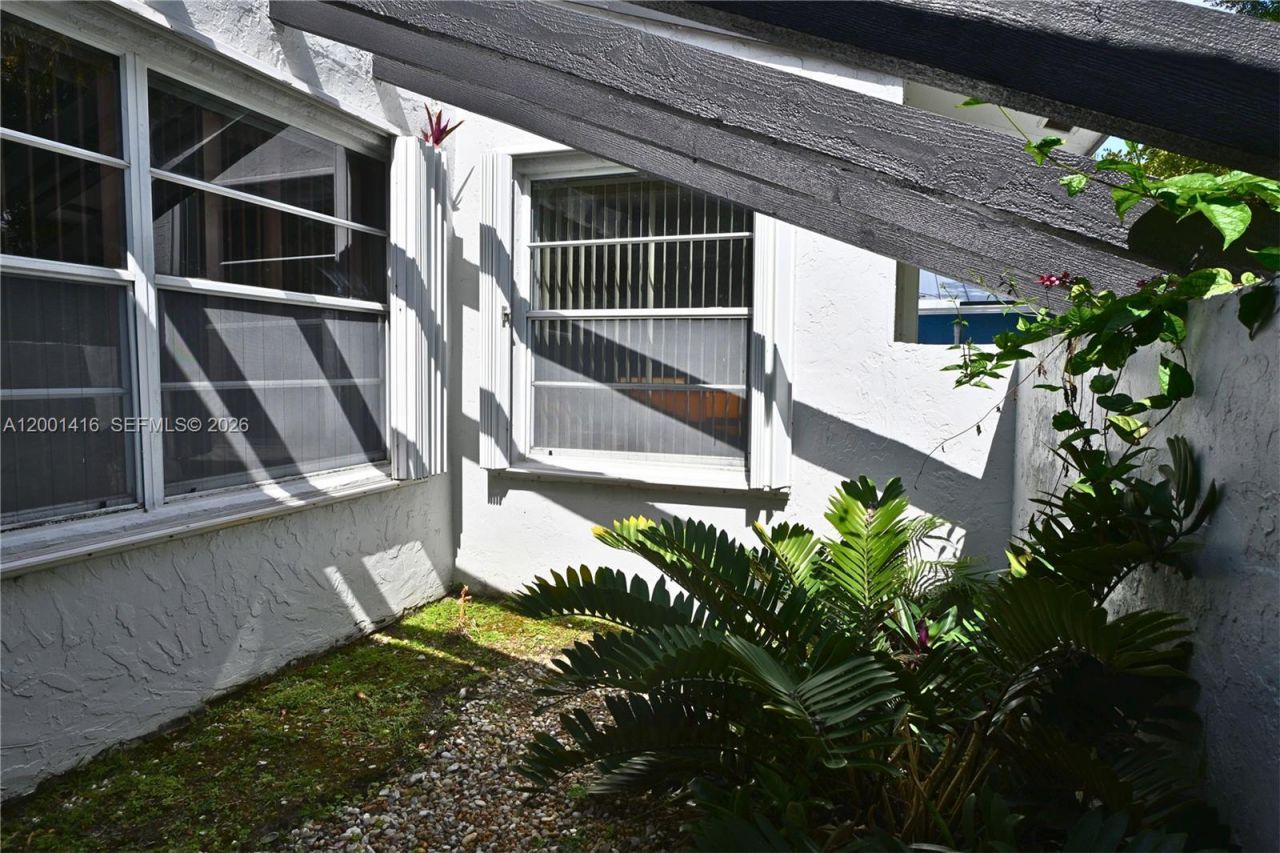 13931 SW 105th St, Miami, FL 33186 Photo