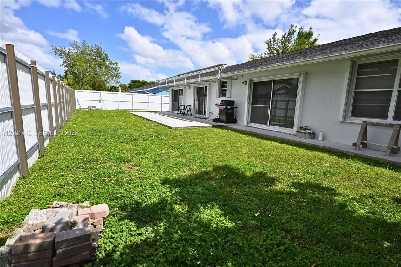 13931 SW 105th St, Miami, FL 33186 Photo