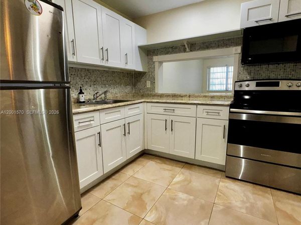 215 SE 3rd Ave, Unit 203A, Hallandale Beach, FL 33009