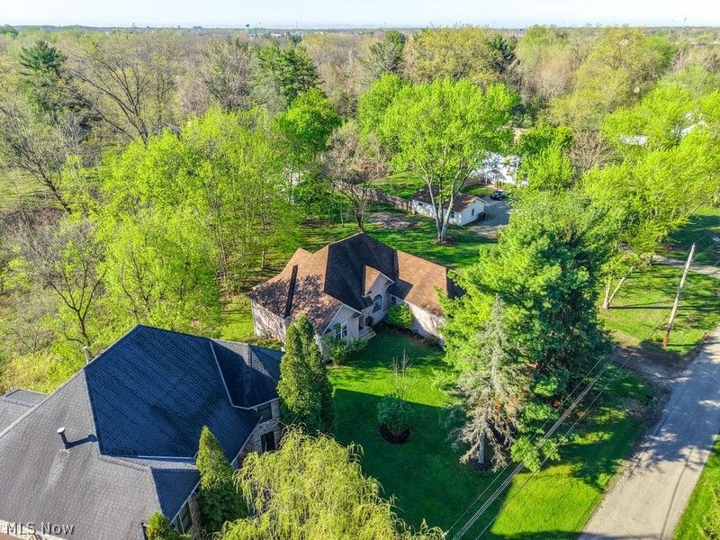 156 Penrose Court, Elyria, OH 44035 Photo 9