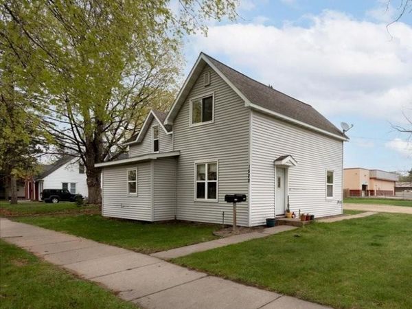 1520 8th Street E, Menomonie, WI 54751