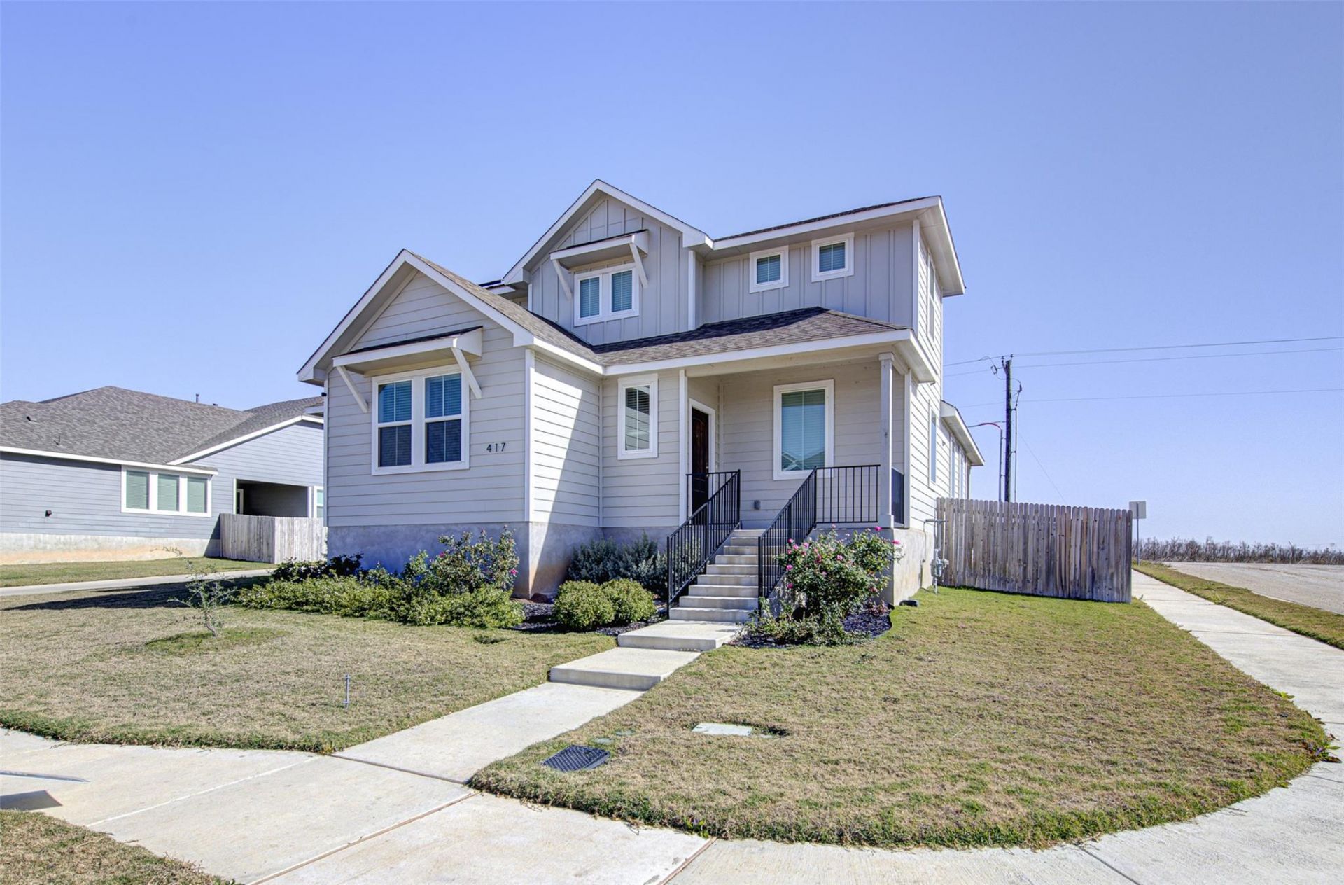 417 Ravens Crest Dr, Hutto, TX 78634 Main Photo