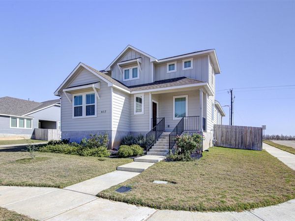 417 Ravens Crest DR, Hutto, TX 78634