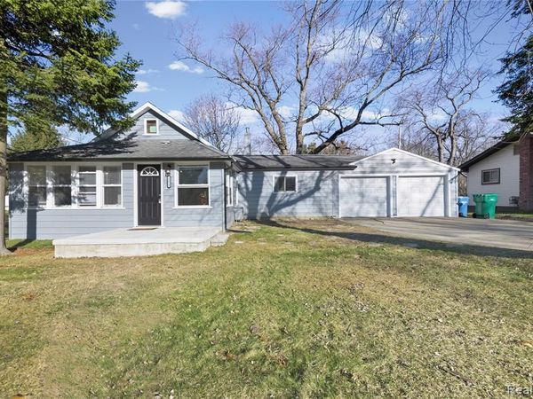 3575 Knollview Avenue, West Bloomfield Twp, MI 48324