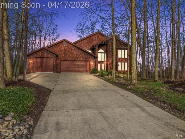 5113 Dye Hill Court, Flint Twp, MI 48532