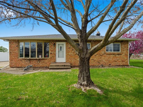346 32nd Street NW, Cedar Rapids, IA 53405