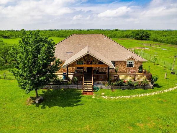 18270 County Road 4160, Frost, TX 76641