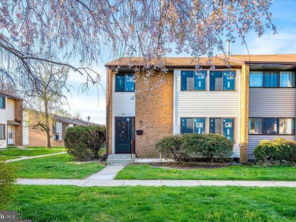 203 CANTERBURY COURT, HIGHTSTOWN, NJ 08520