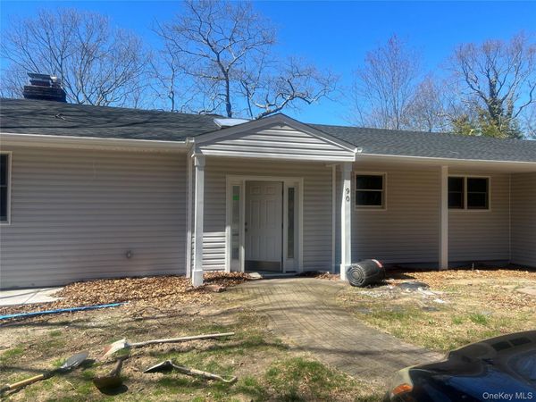 90 Quaker Path, Stony Brook, NY 11790