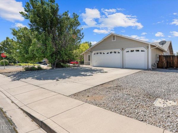 1406 Rosy Finch Drive, Spanish Springs, NV 89441