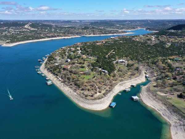 8007 Sharon RD, Volente, TX 78641