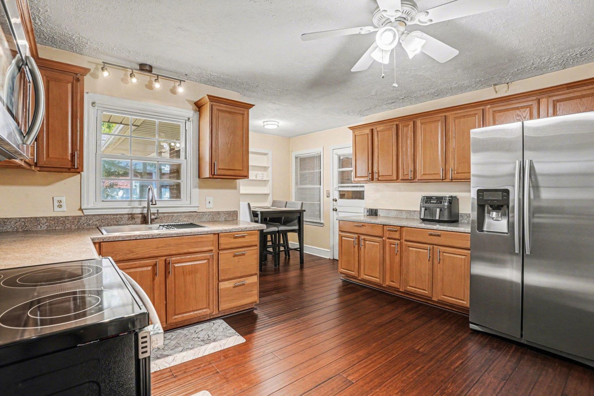 4375 Thomas St. Photo 12