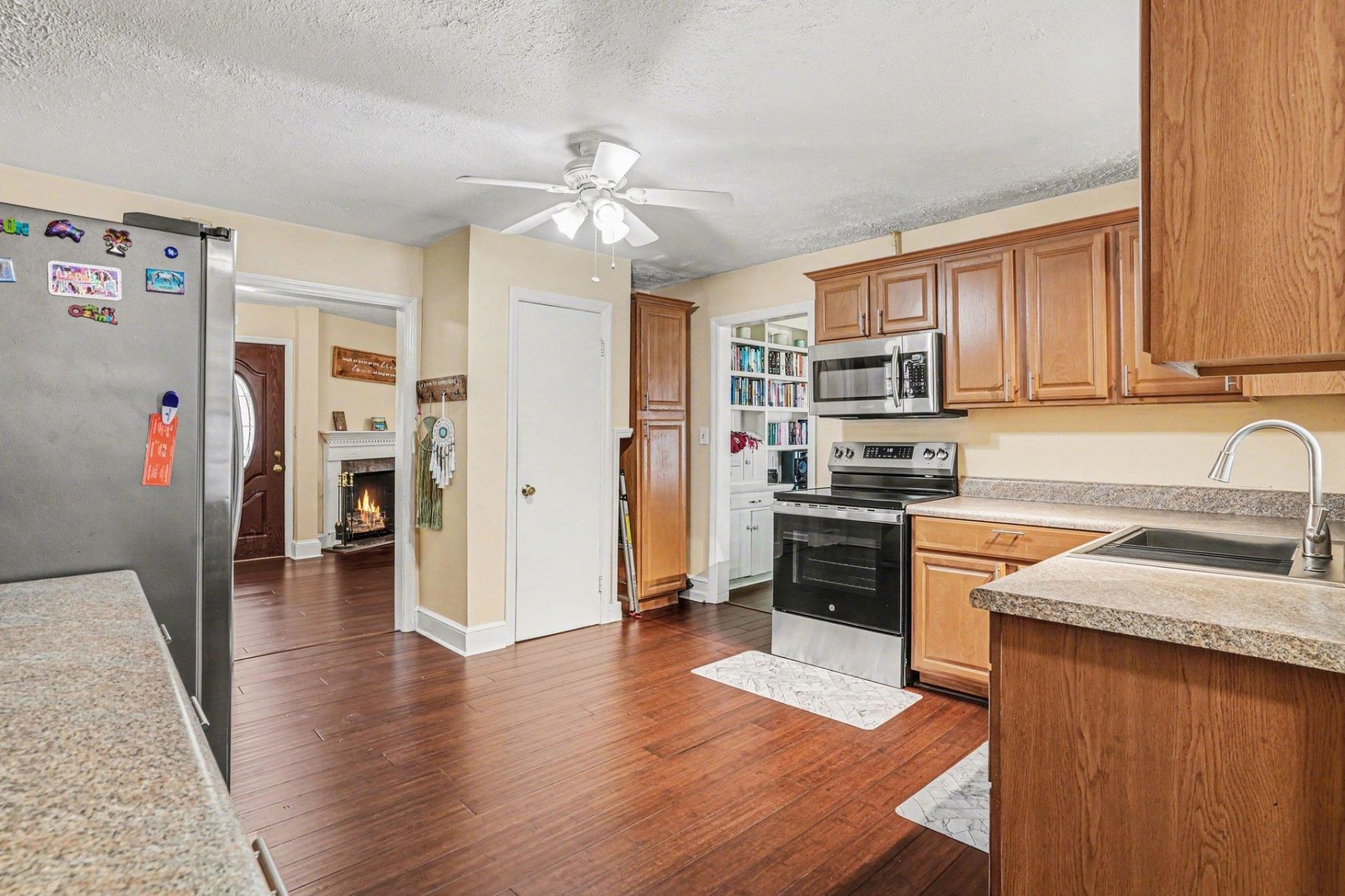 4375 Thomas St. Photo 14