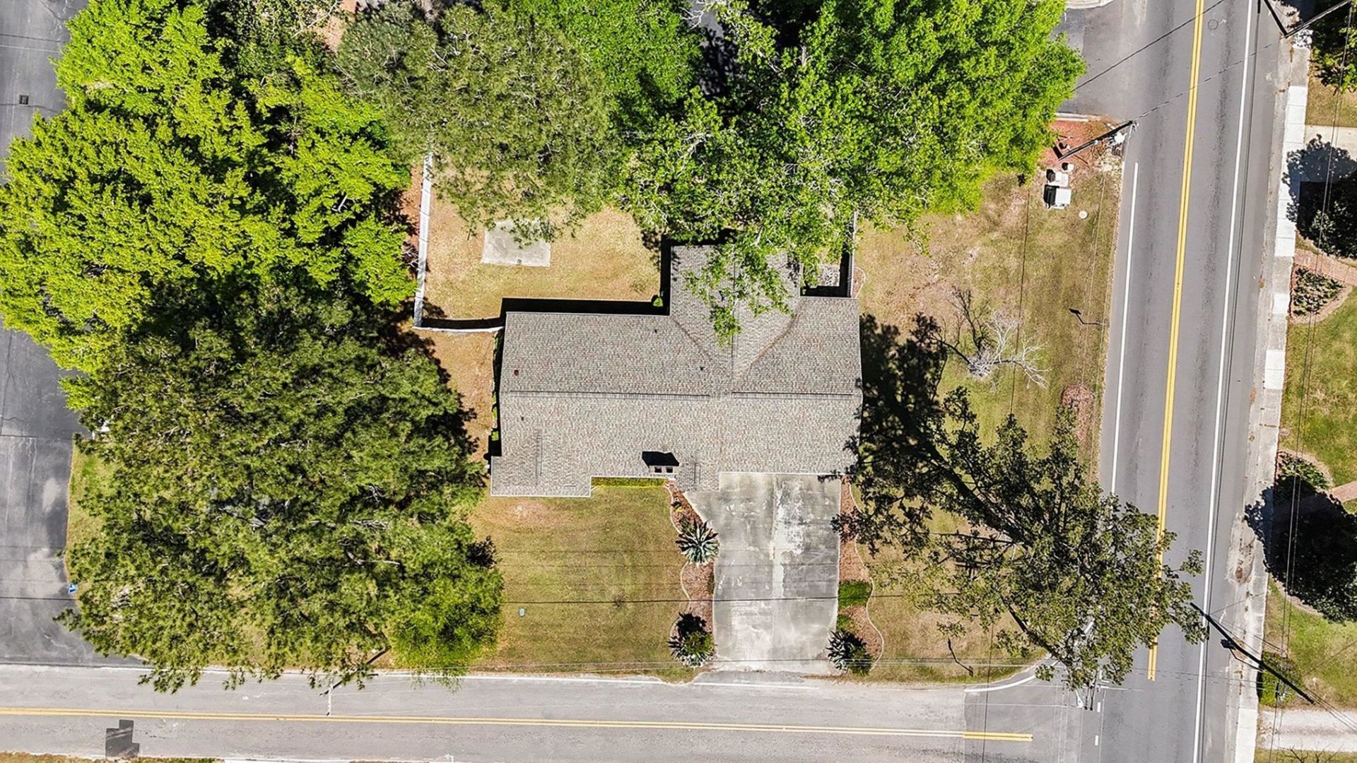 4375 Thomas St. Photo 4