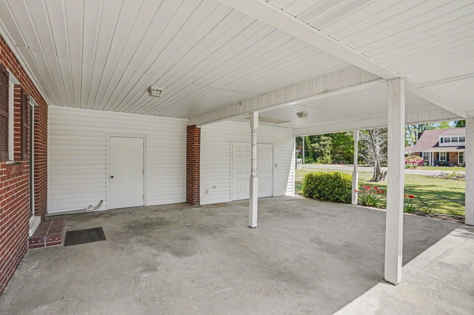 4375 Thomas St. Photo 5