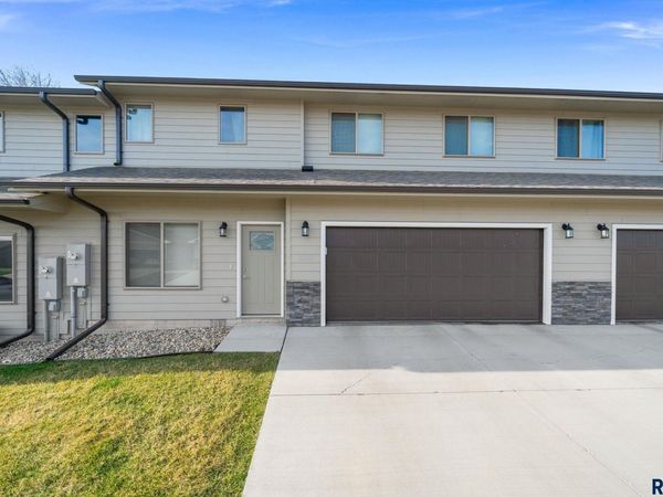 3523 E Siasconset Pl, Sioux Falls, SD 57108