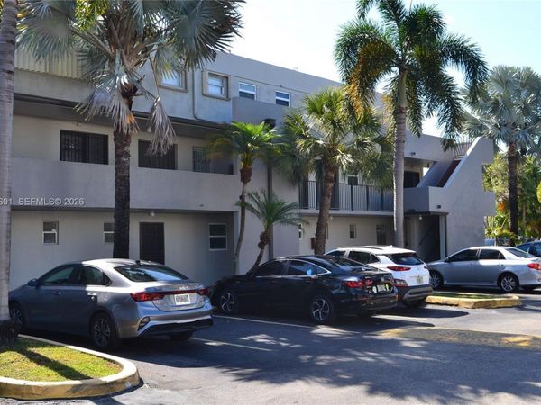 220 NW 87th Ave, Unit K110, Miami, FL 33172