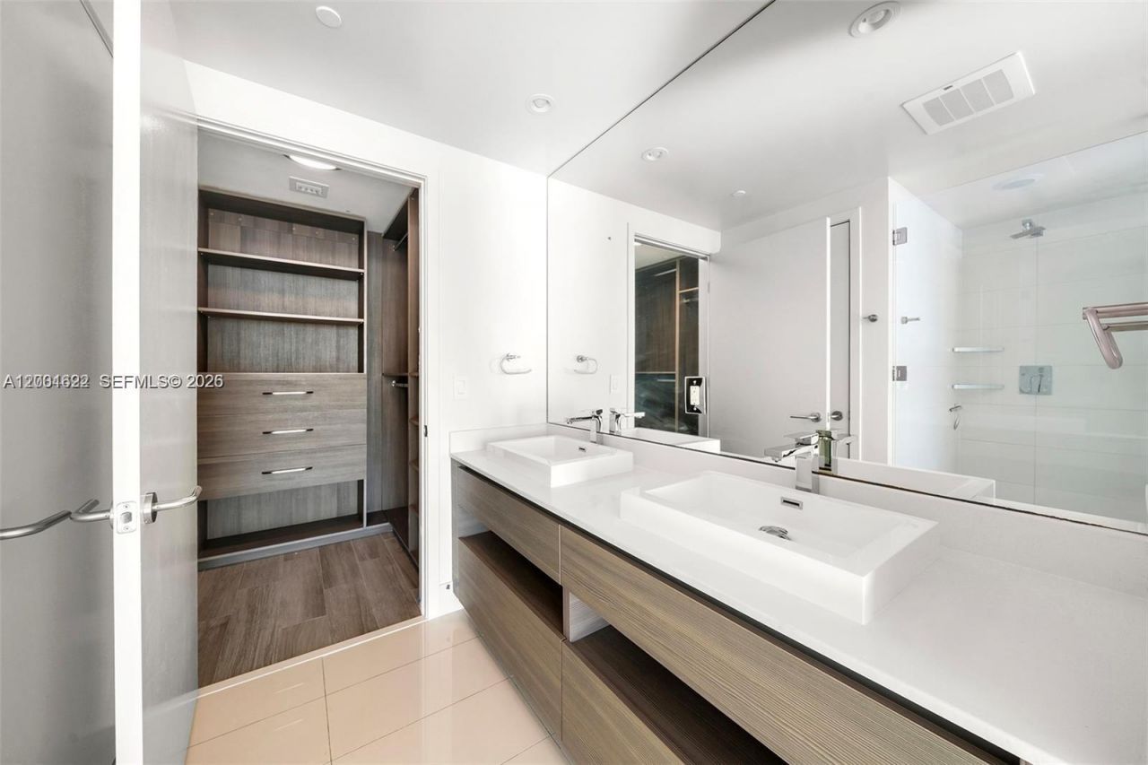 460 NE 28th St, Unit 2707, Miami, FL 33137 Photo