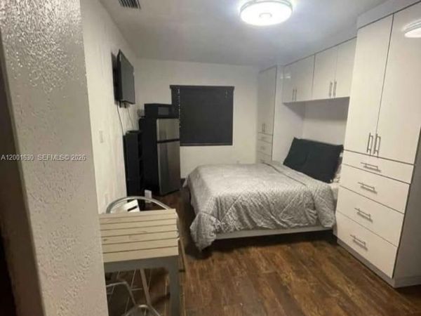 315 NW 59th St, Unit 1, Miami, FL 33127