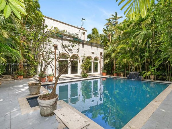 3685 Royal Palm Ave , Miami, FL 33133