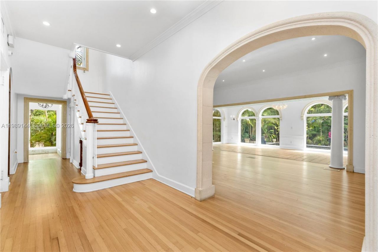 3685 Royal Palm Ave, Miami, FL 33133 Photo