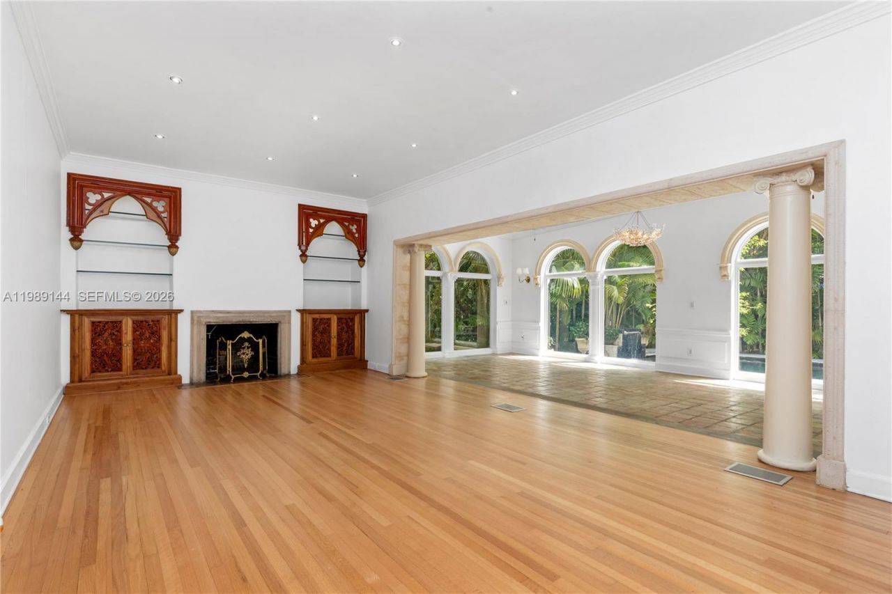 3685 Royal Palm Ave, Miami, FL 33133 Photo