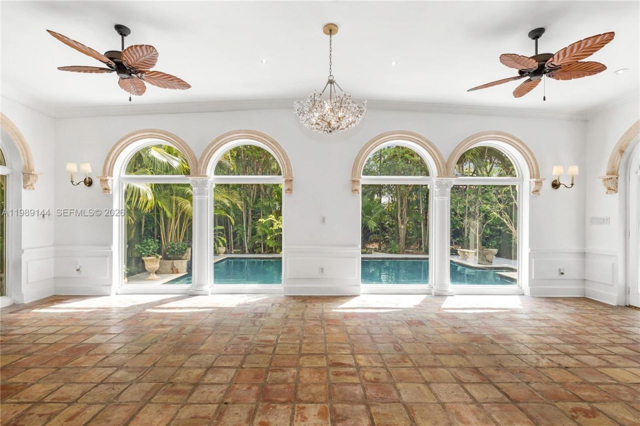 3685 Royal Palm Ave, Miami, FL 33133 Photo