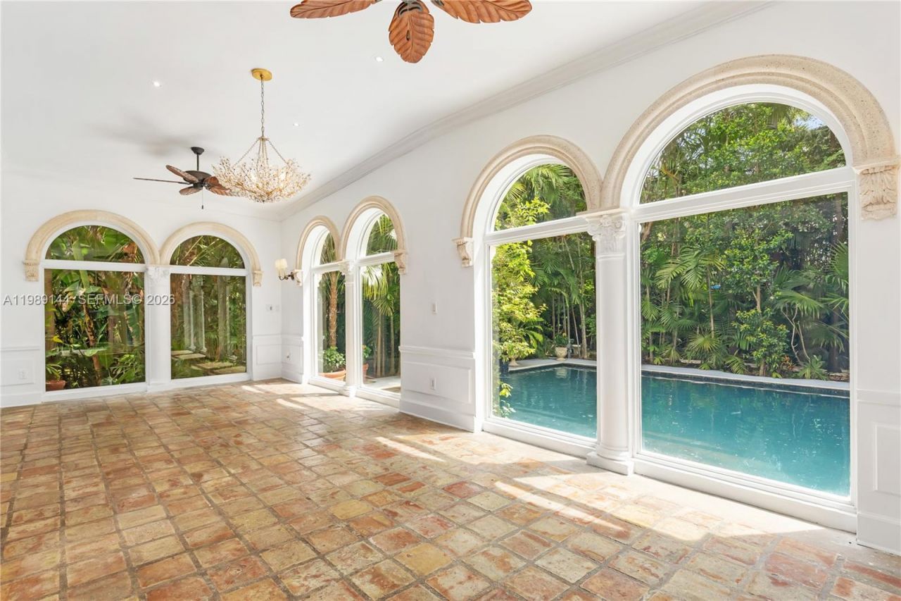 3685 Royal Palm Ave, Miami, FL 33133 Photo