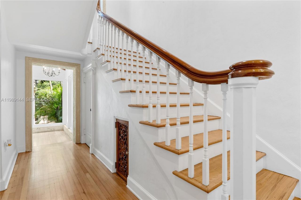 3685 Royal Palm Ave, Miami, FL 33133 Photo