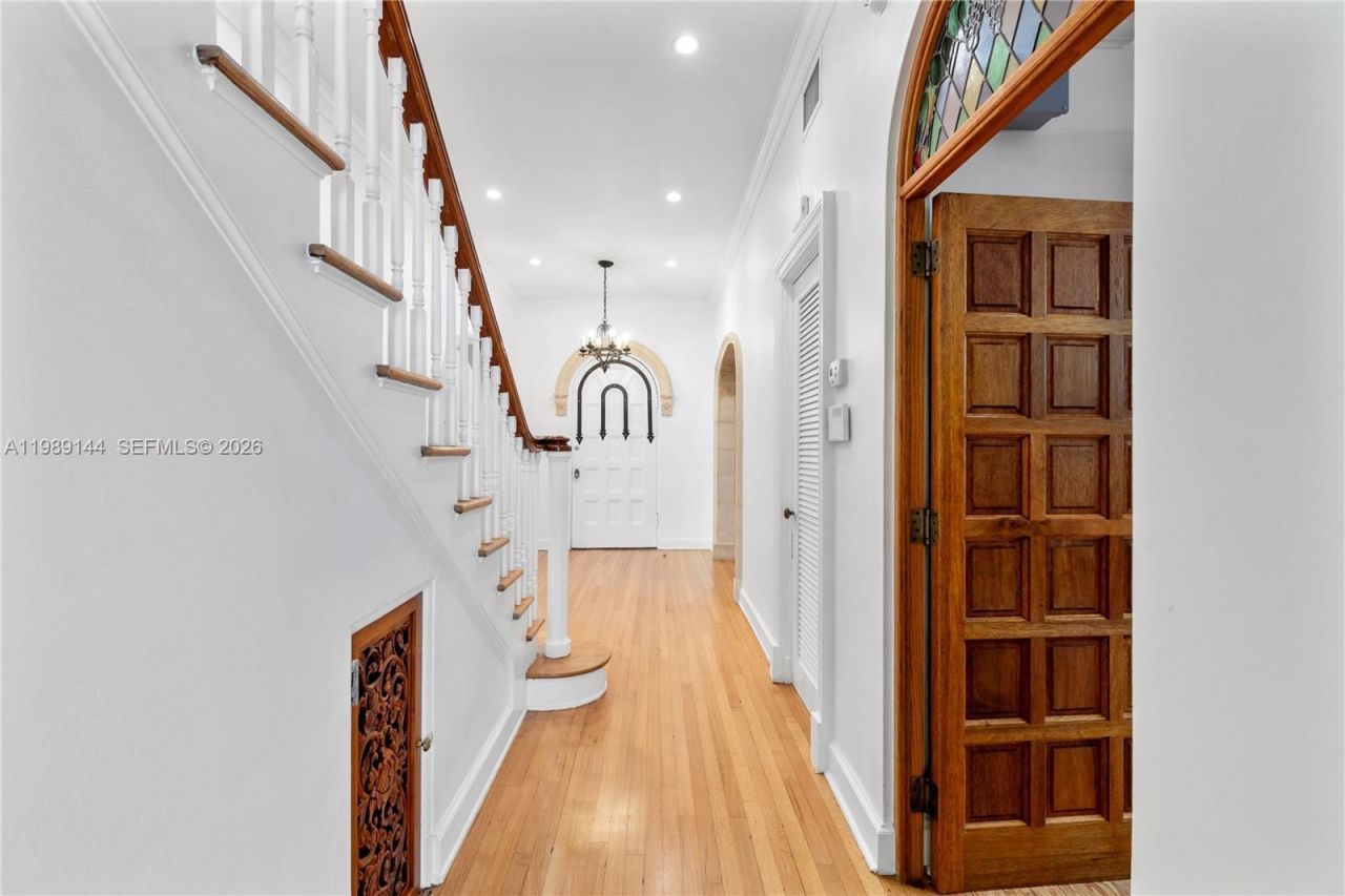 3685 Royal Palm Ave, Miami, FL 33133 Photo