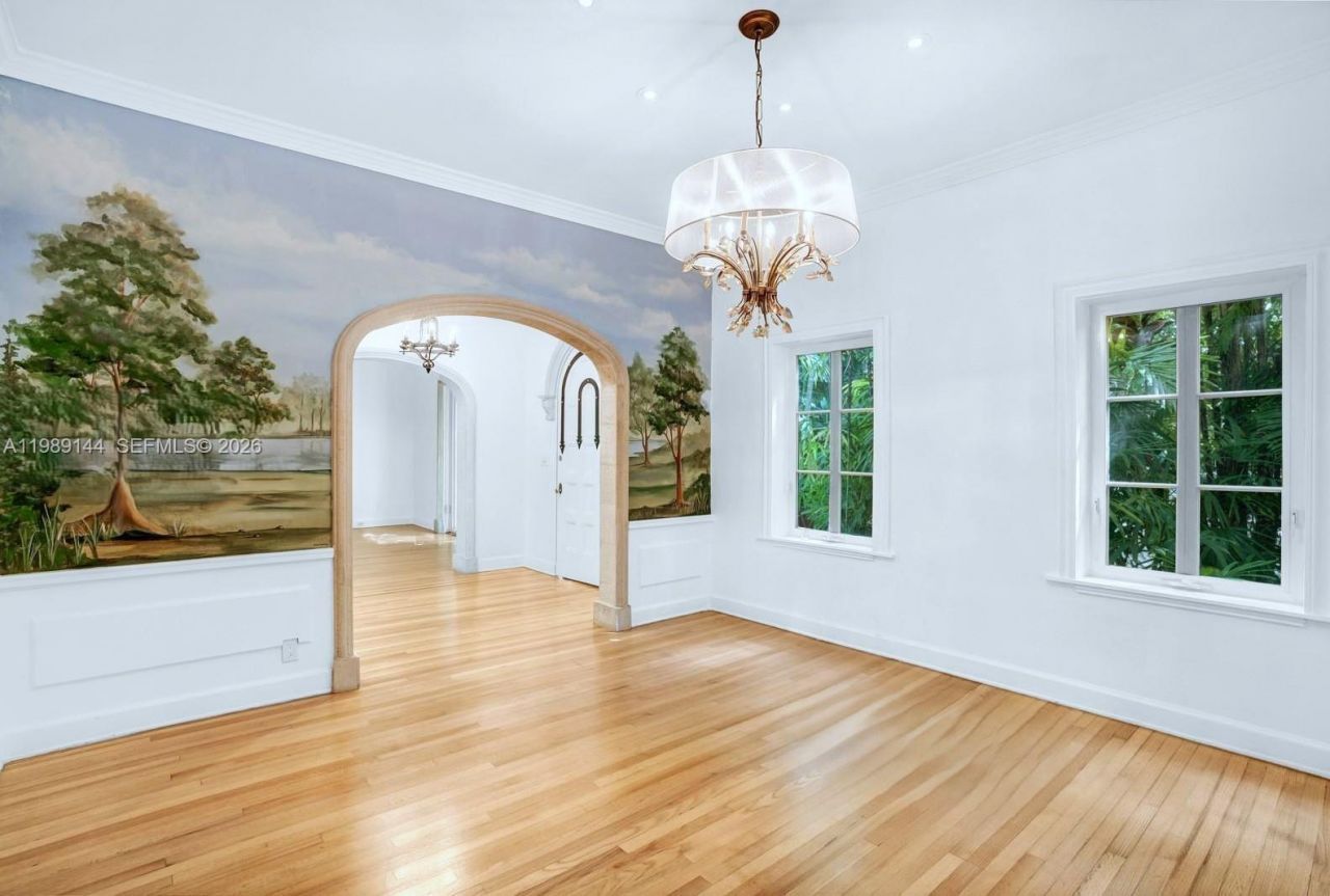 3685 Royal Palm Ave, Miami, FL 33133 Photo