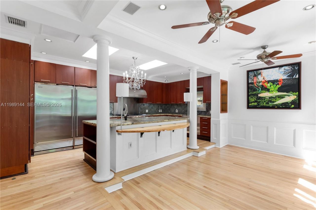 3685 Royal Palm Ave, Miami, FL 33133 Photo