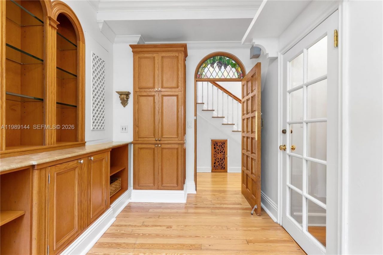 3685 Royal Palm Ave, Miami, FL 33133 Photo