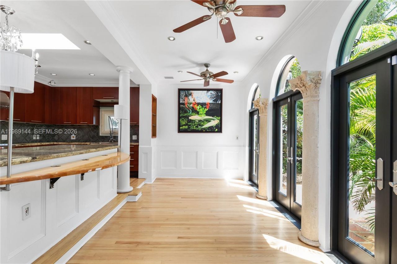 3685 Royal Palm Ave, Miami, FL 33133 Photo