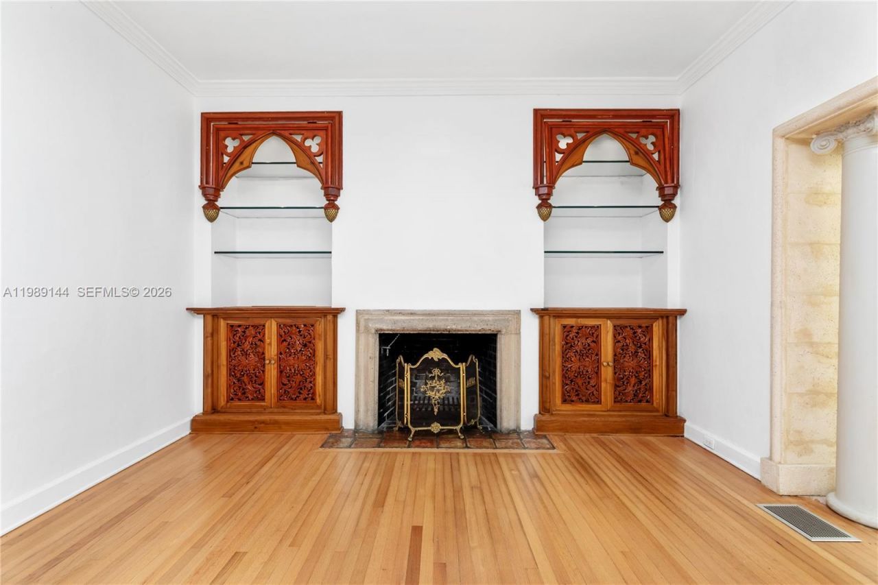 3685 Royal Palm Ave, Miami, FL 33133 Photo