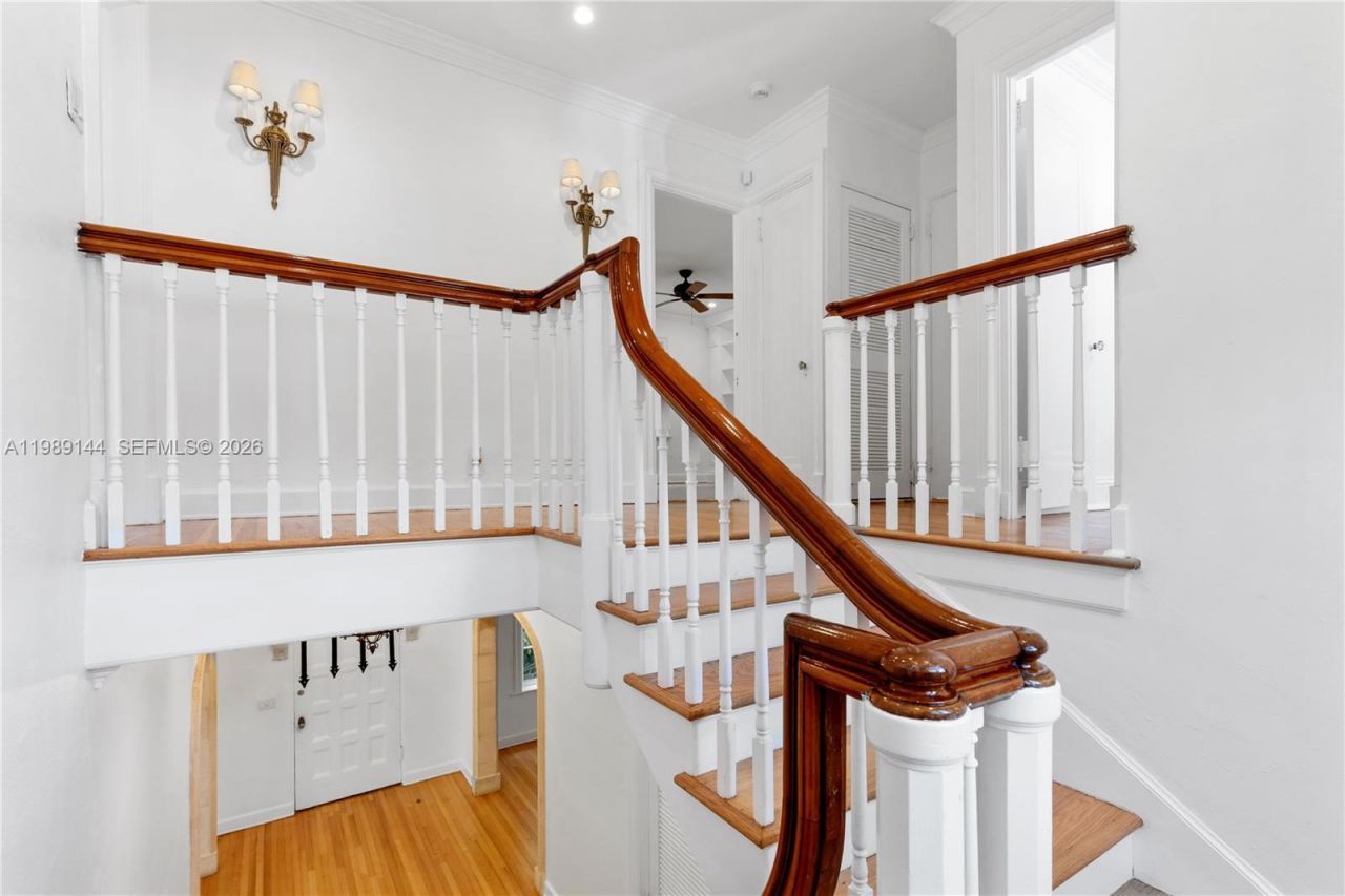 3685 Royal Palm Ave, Miami, FL 33133 Photo