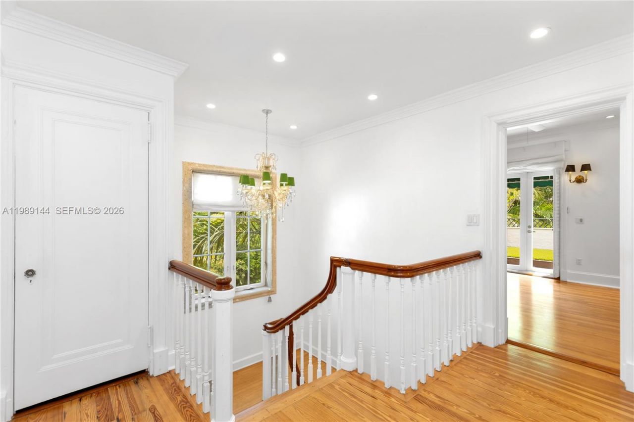 3685 Royal Palm Ave, Miami, FL 33133 Photo