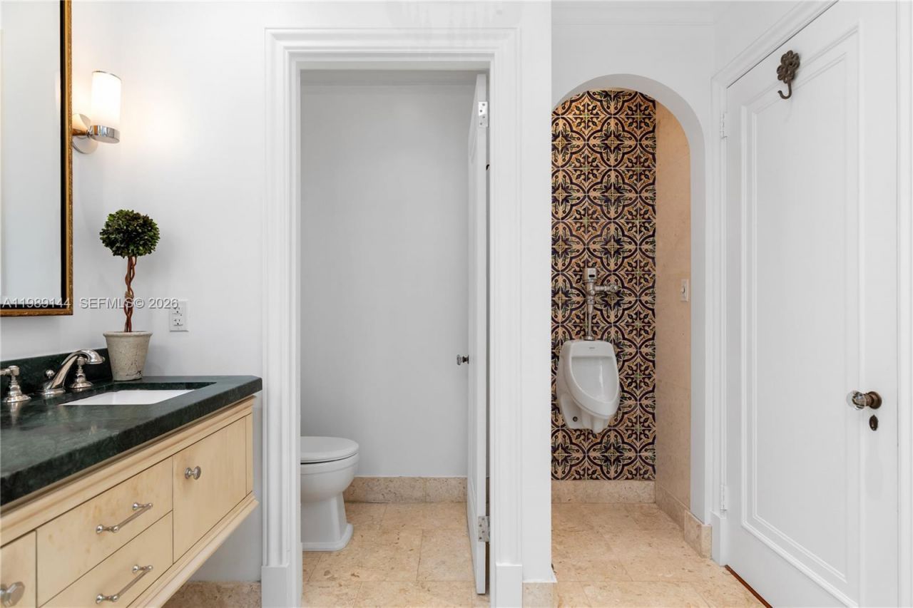 3685 Royal Palm Ave, Miami, FL 33133 Photo