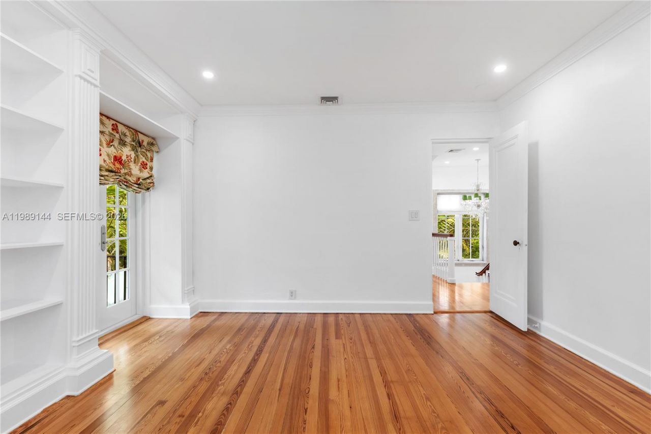 3685 Royal Palm Ave, Miami, FL 33133 Photo