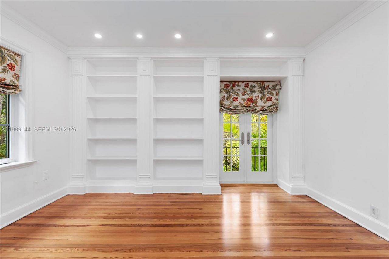 3685 Royal Palm Ave, Miami, FL 33133 Photo