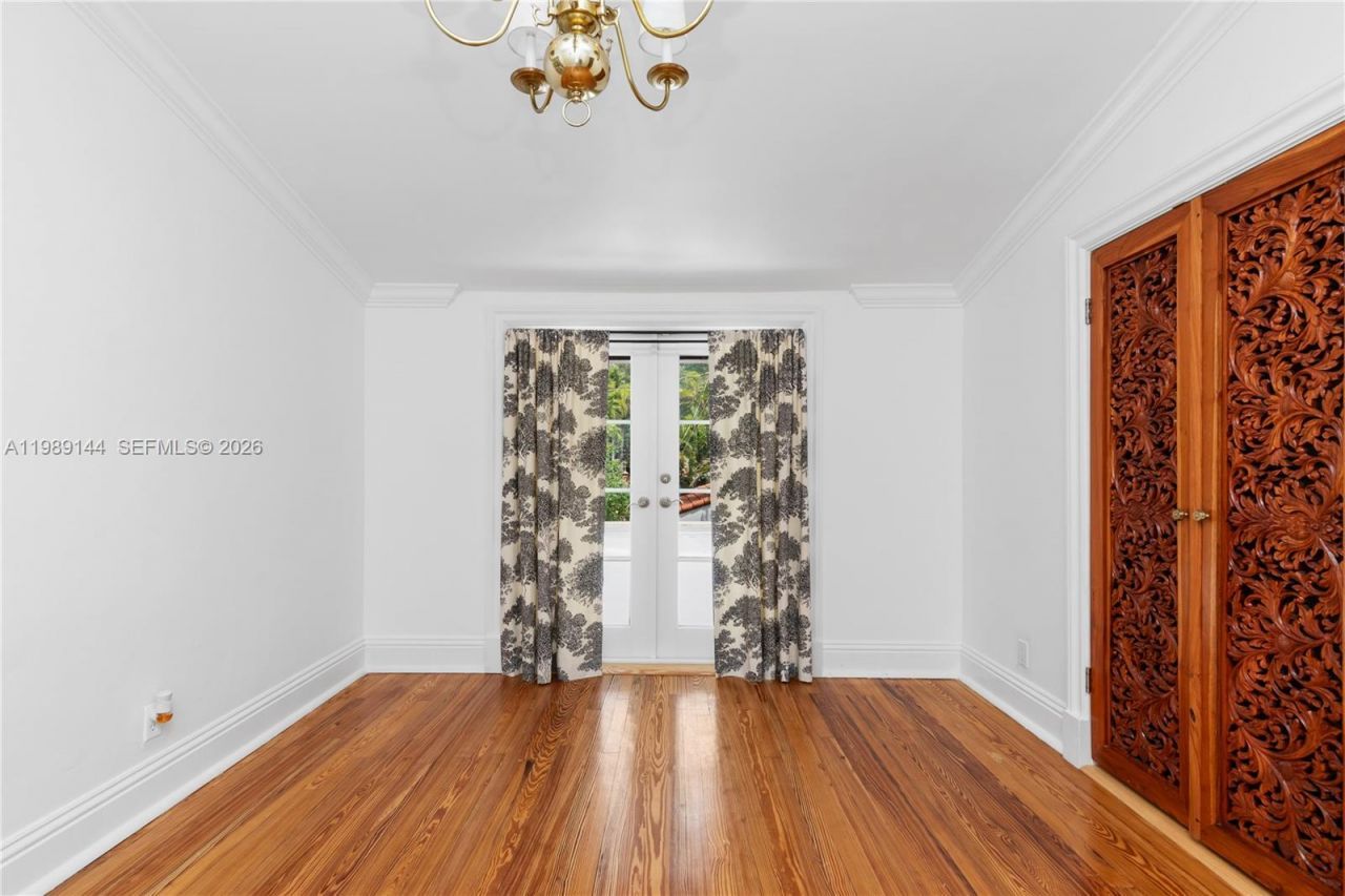 3685 Royal Palm Ave, Miami, FL 33133 Photo