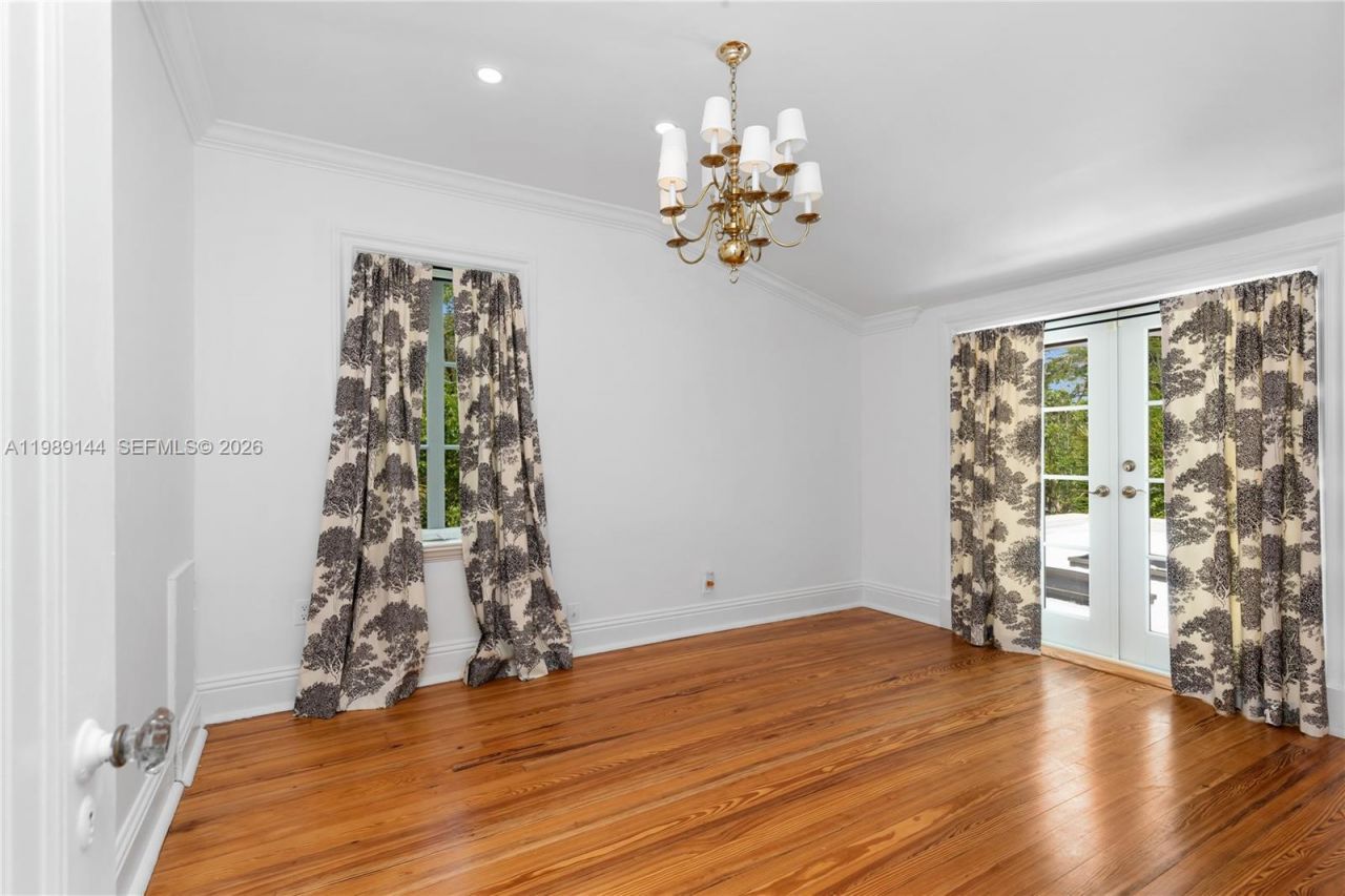 3685 Royal Palm Ave, Miami, FL 33133 Photo