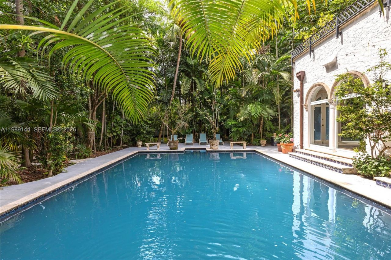 3685 Royal Palm Ave, Miami, FL 33133 Photo