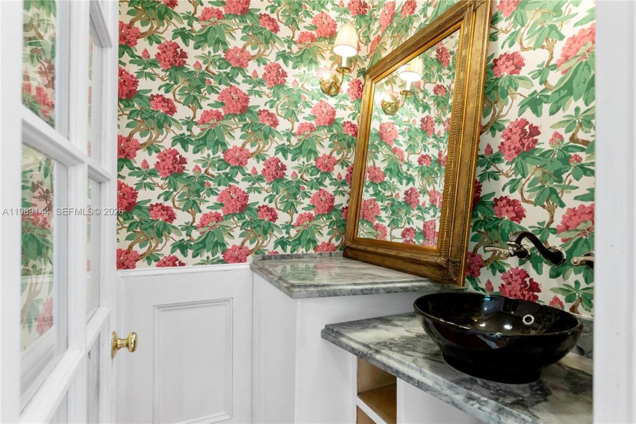 3685 Royal Palm Ave, Miami, FL 33133 Photo